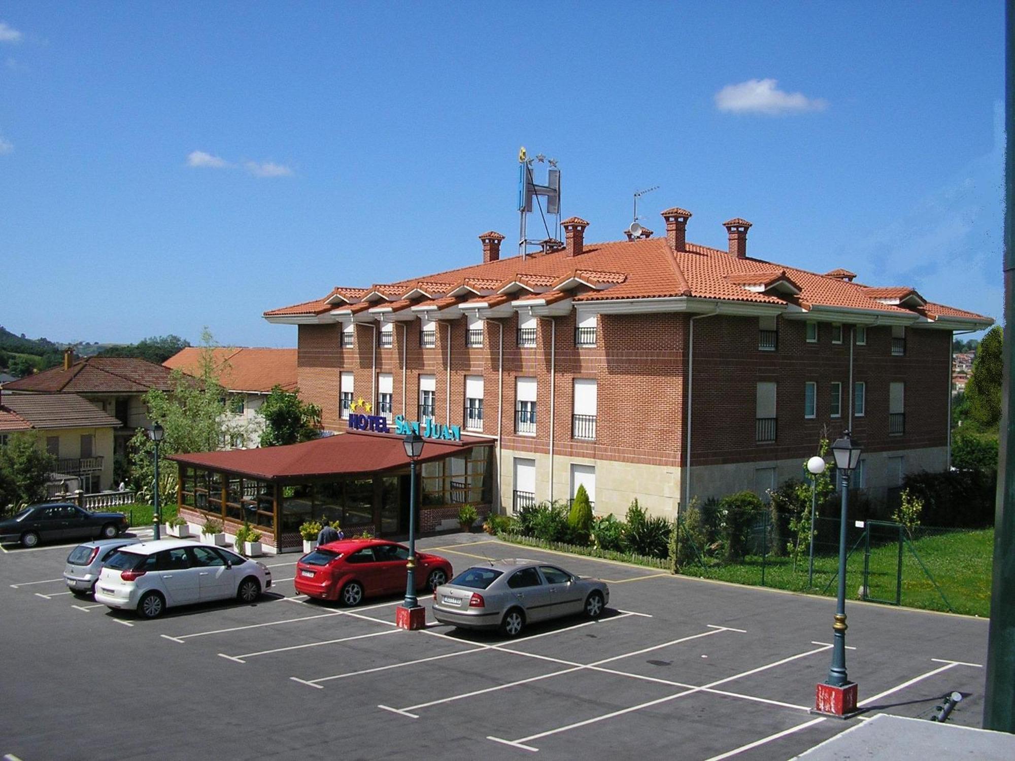 Hotel San Juan Revilla De Camargo Eksteriør billede